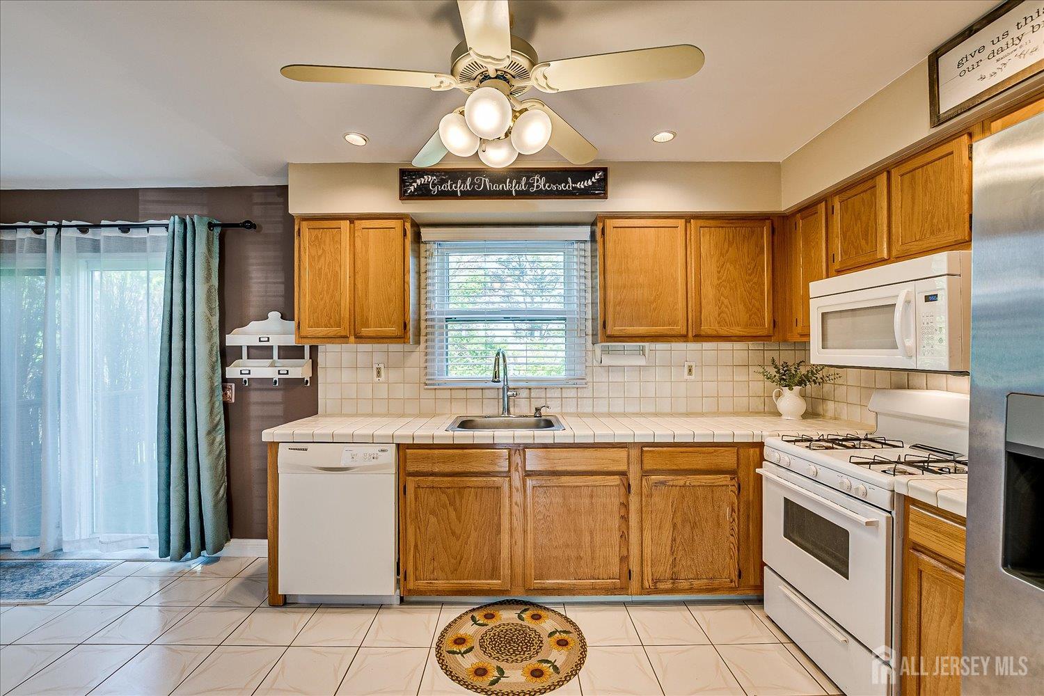 7 Heather Way, Sayreville, New Jersey image 11