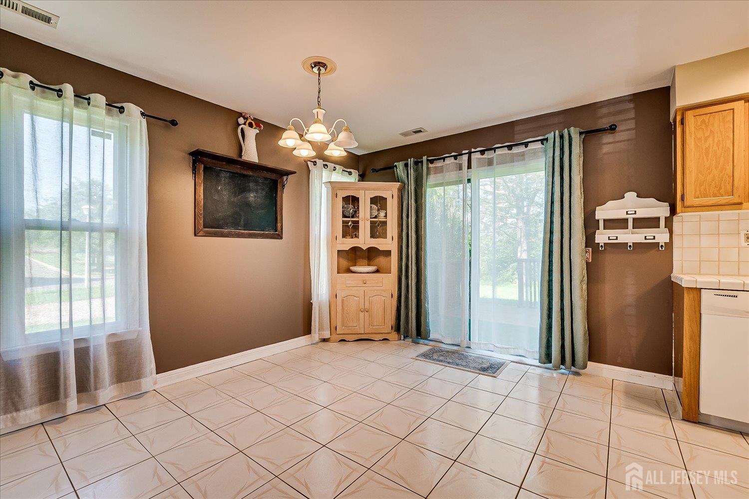7 Heather Way, Sayreville, New Jersey image 7