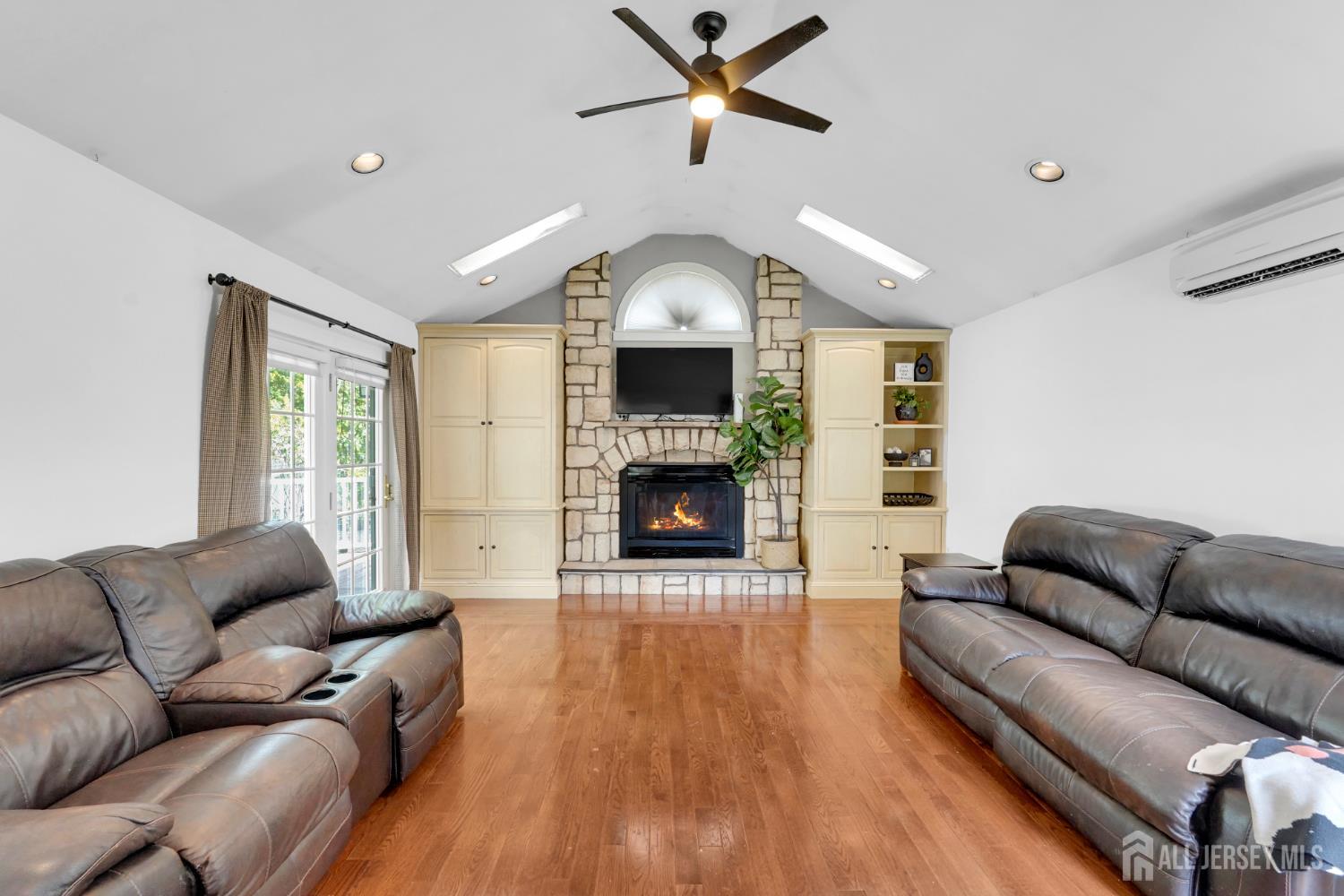369 N Main Street, Milltown, New Jersey image 17