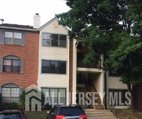 Homes For Rent - 72 Joyner Court<br/> Lawrence, NJ 08648