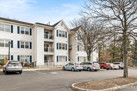 Condo For Sale - 1125 Waterford Drive<br/> Middlesex County, Edison, NJ 08817