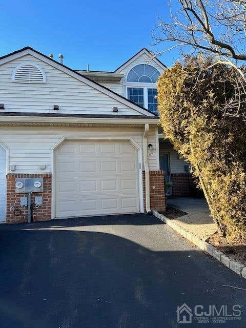 Homes For Rent - 87 Sassafras Court<br/> North Brunswick, NJ 08902