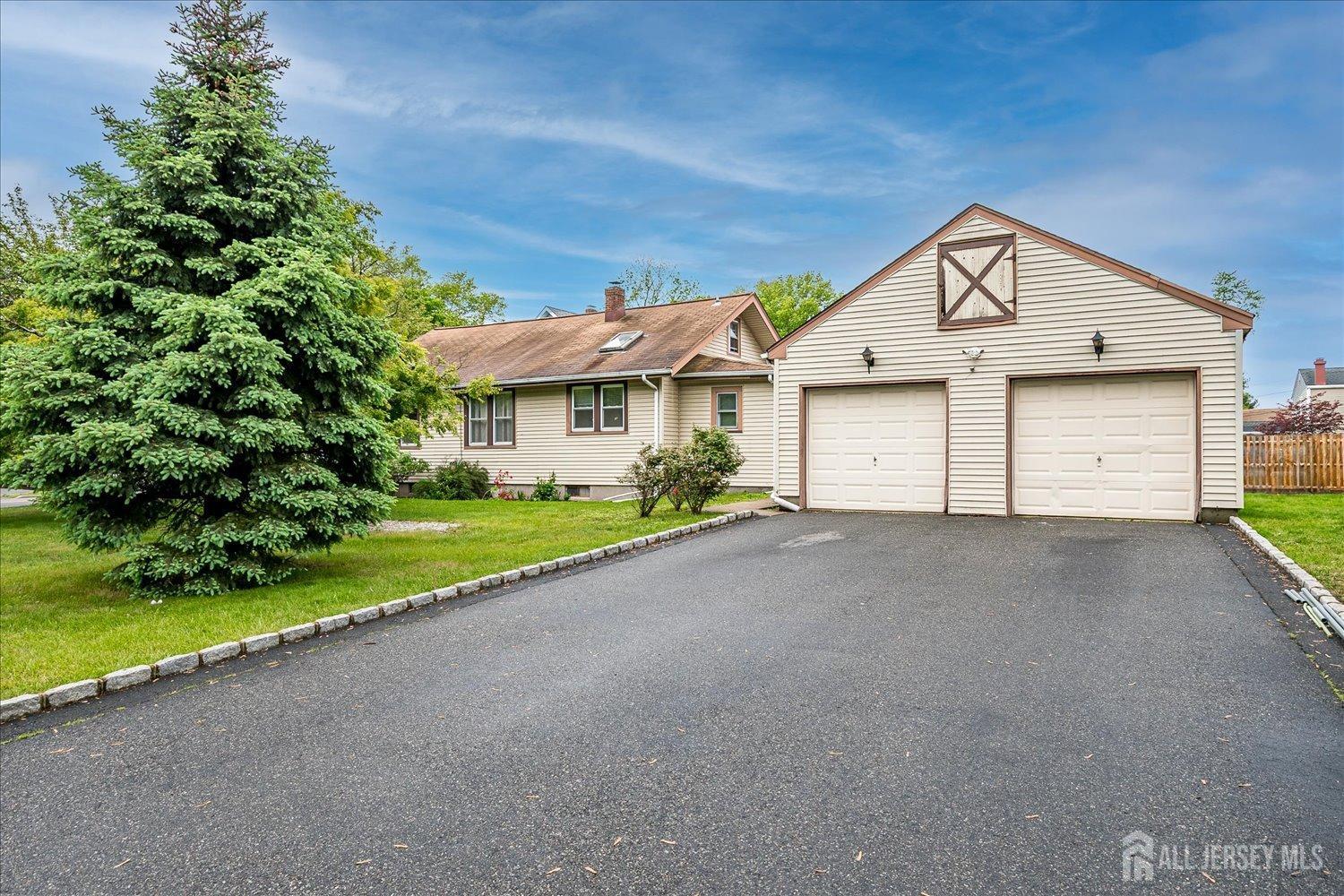 516 Sampton Avenue, South Plainfield, New Jersey image 1