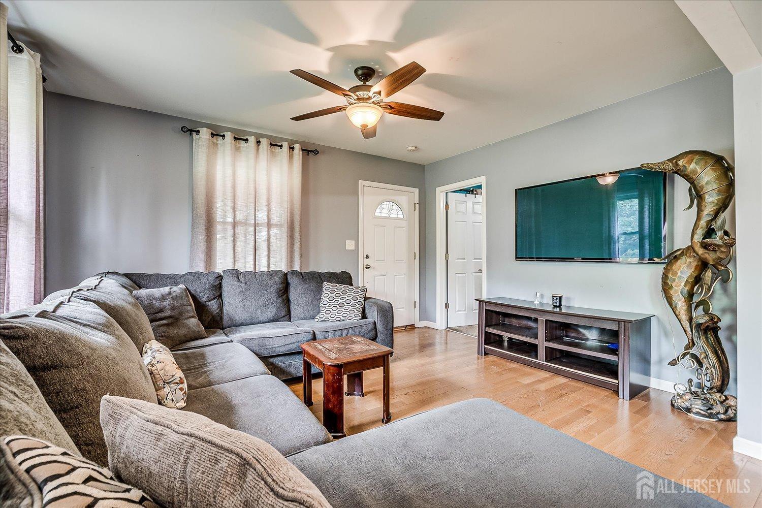516 Sampton Avenue, South Plainfield, New Jersey image 4