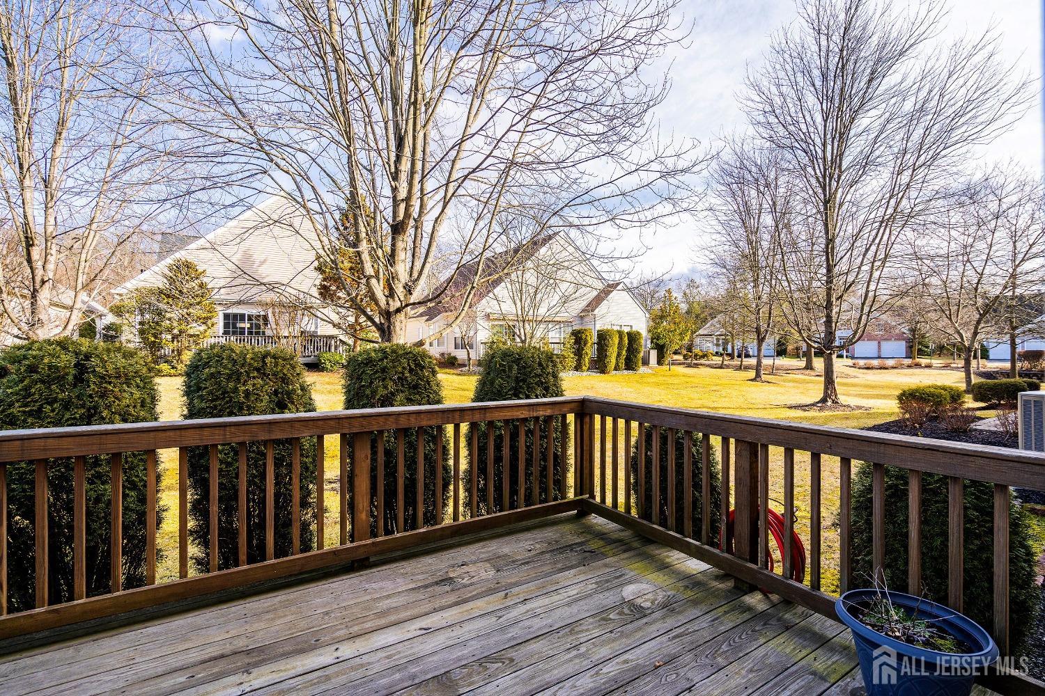 West Windsor, New Jersey 08550, United States, 2 Bedrooms Bedrooms, ,2 BathroomsBathrooms,Residential,Pending,7171