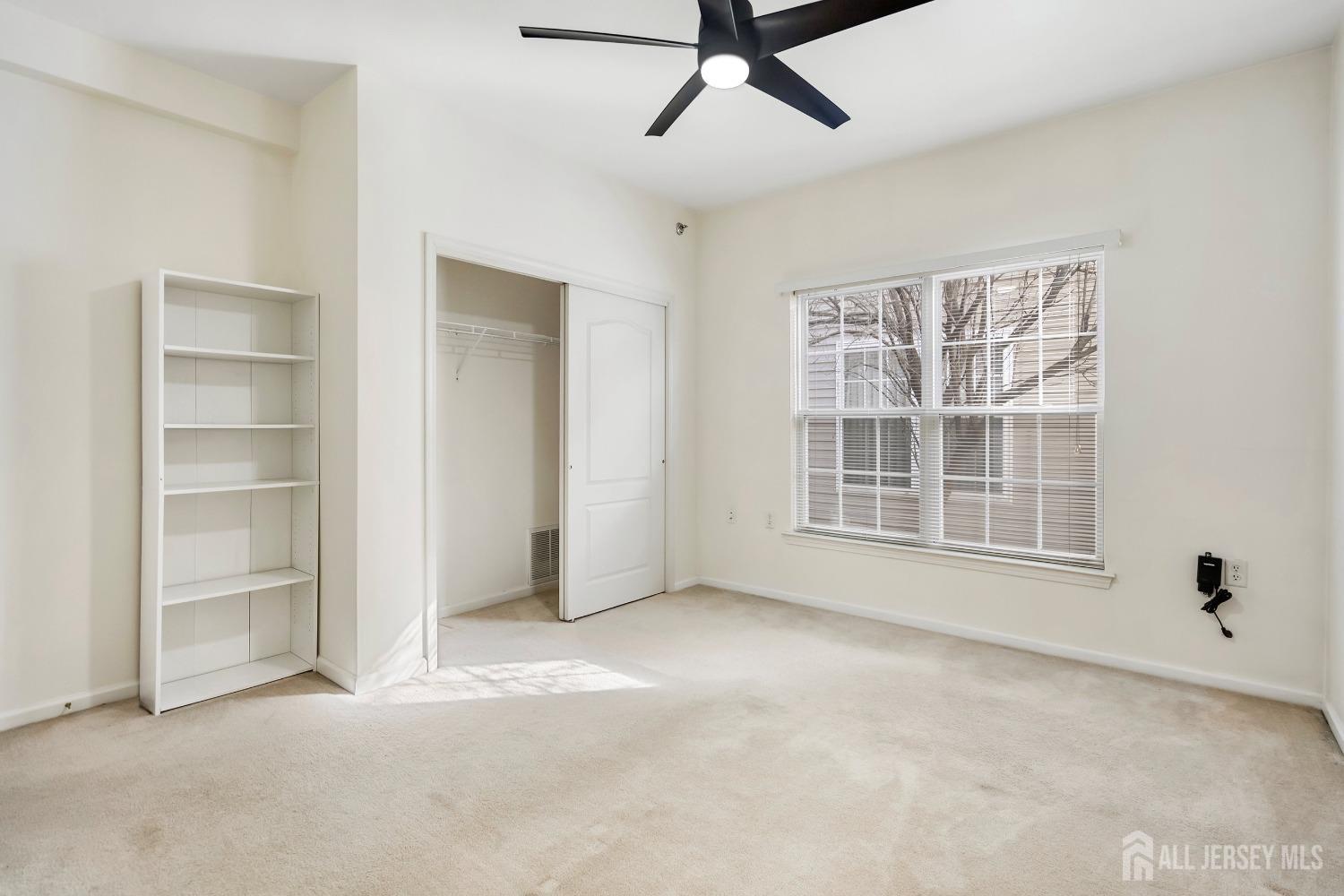 West Windsor, New Jersey 08550, United States, 2 Bedrooms Bedrooms, ,2 BathroomsBathrooms,Residential,Pending,7171