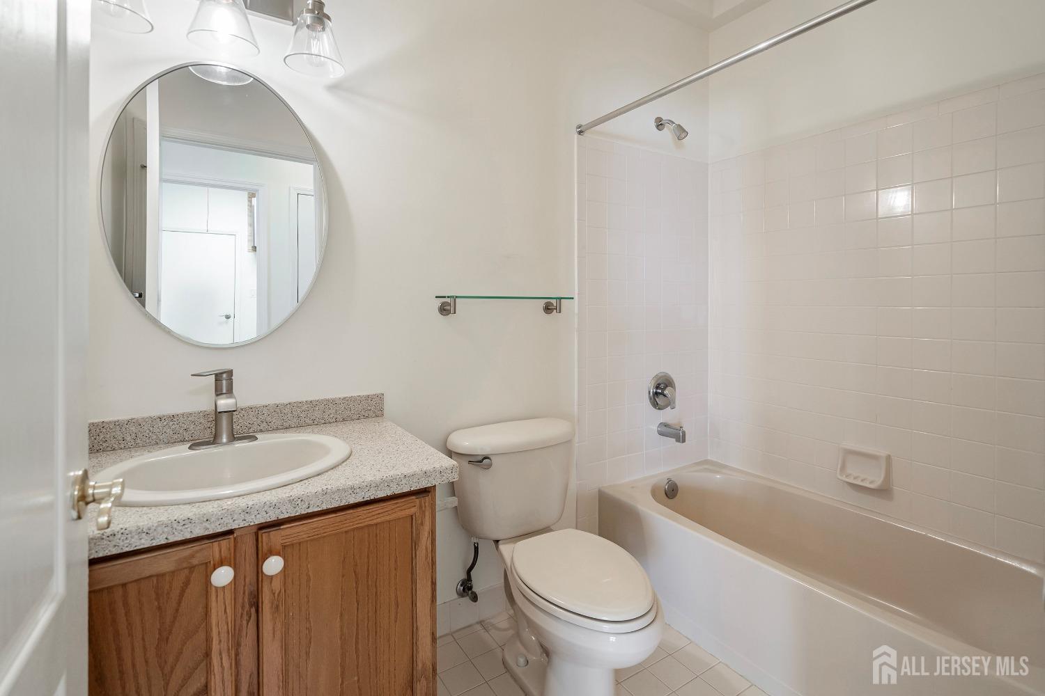 West Windsor, New Jersey 08550, United States, 2 Bedrooms Bedrooms, ,2 BathroomsBathrooms,Residential,Pending,7171