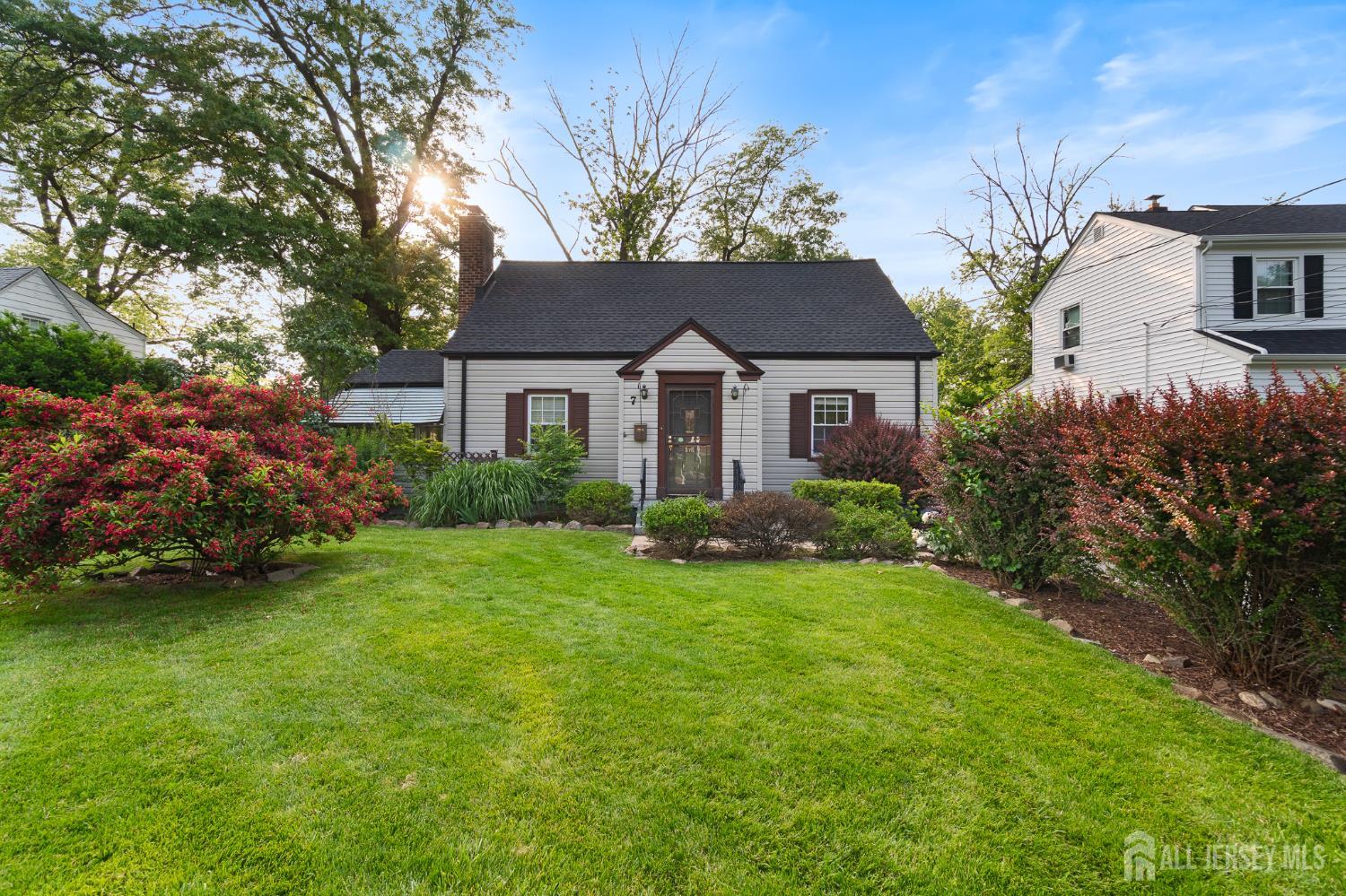 7 Woods End Road, West Orange, New Jersey image 1