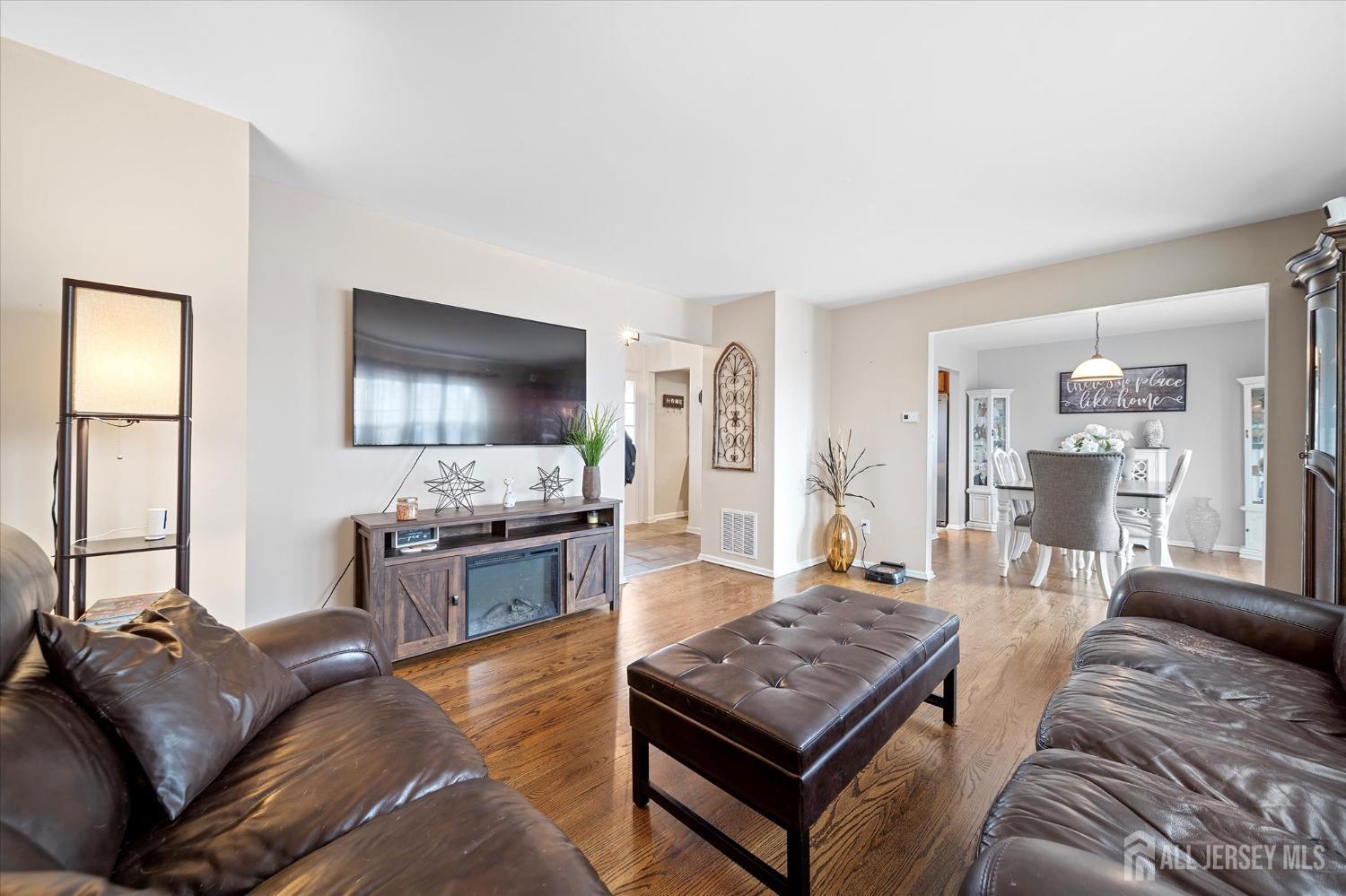 8 Canterbury Court, Sayreville, New Jersey image 6
