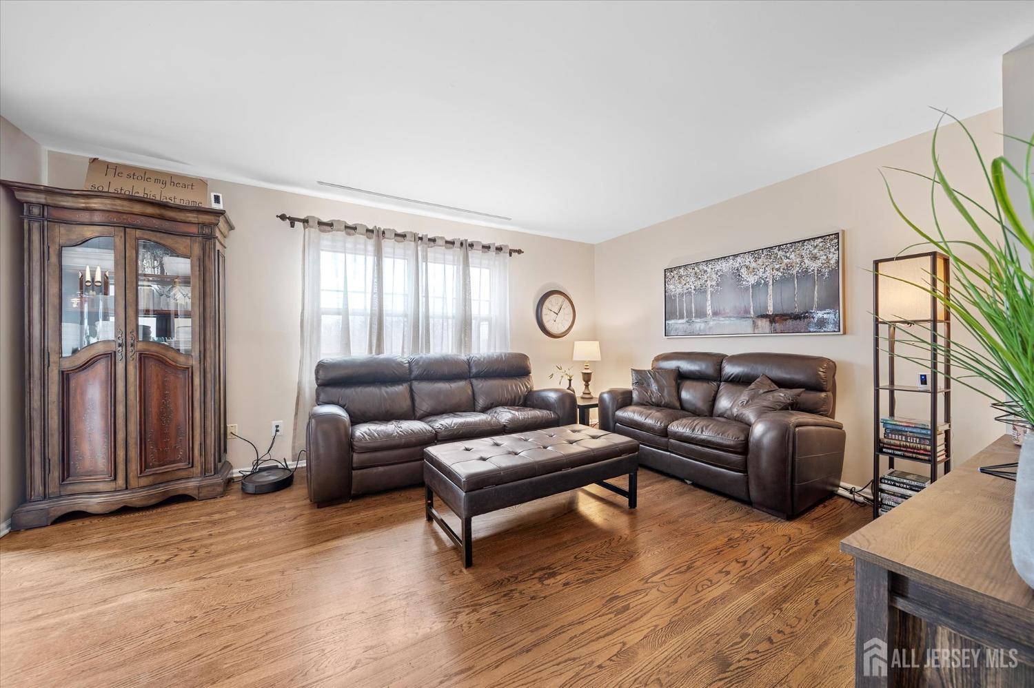 8 Canterbury Court, Sayreville, New Jersey image 4