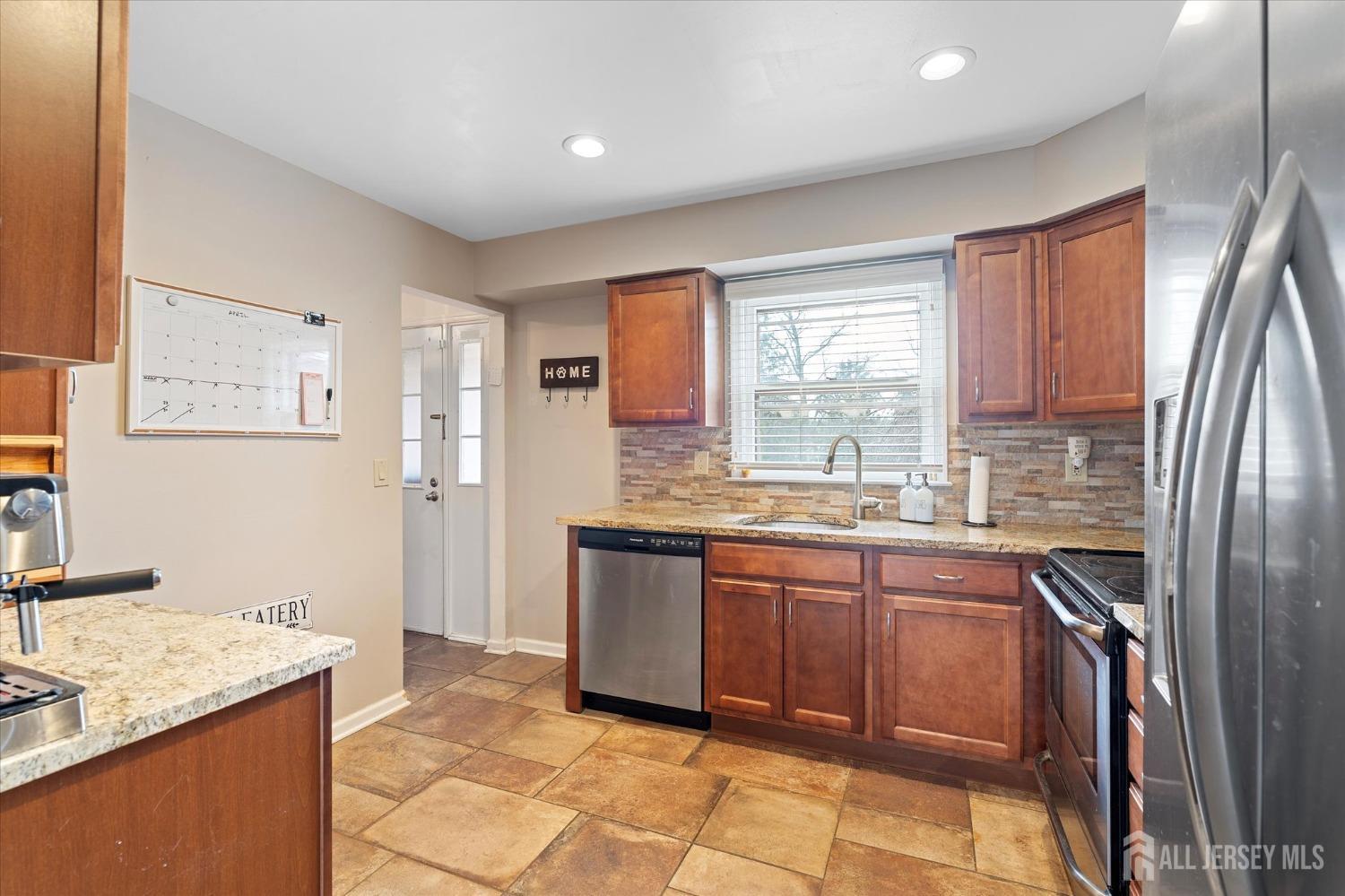 8 Canterbury Court, Sayreville, New Jersey image 9