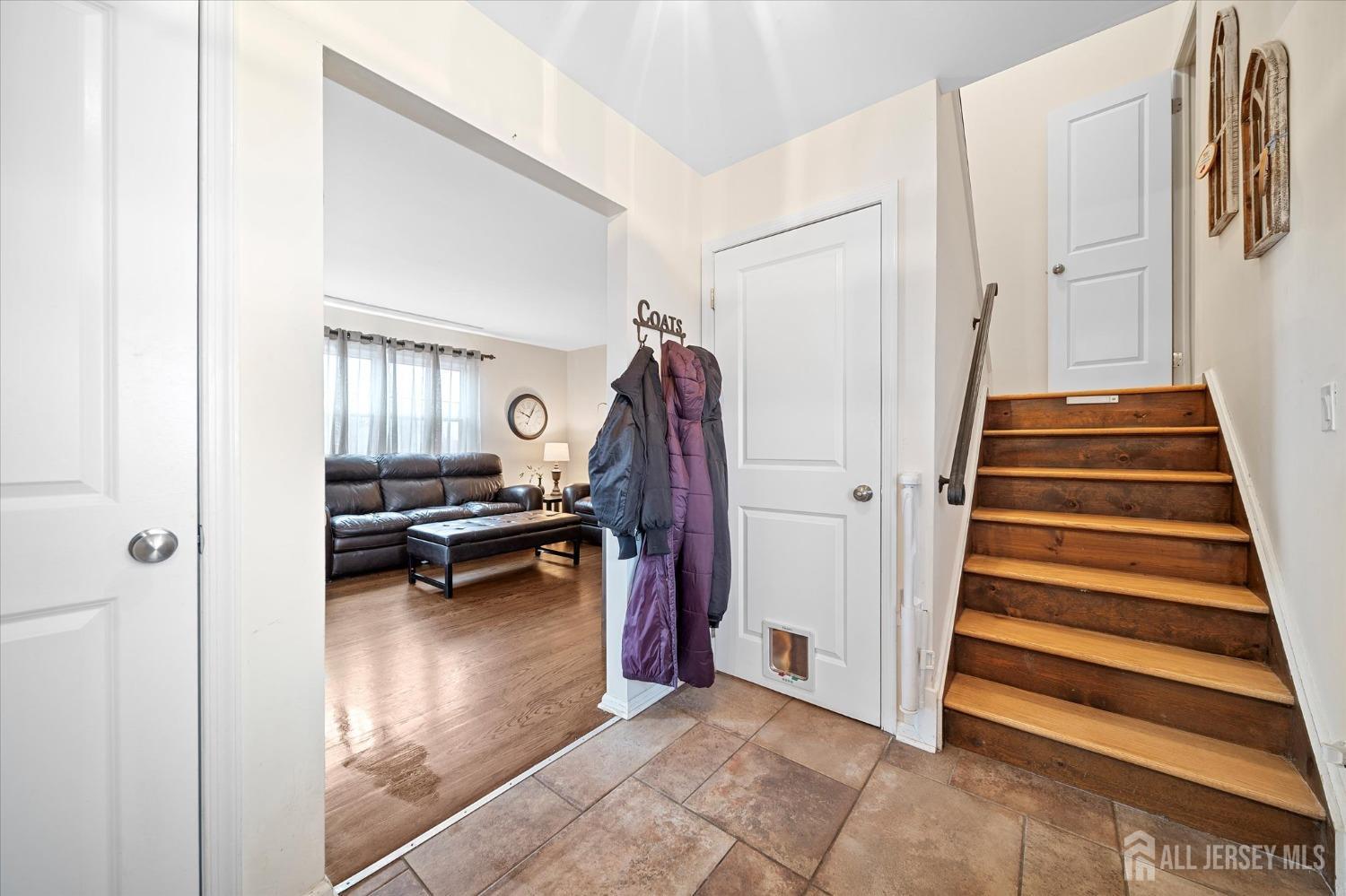 8 Canterbury Court, Sayreville, New Jersey image 3