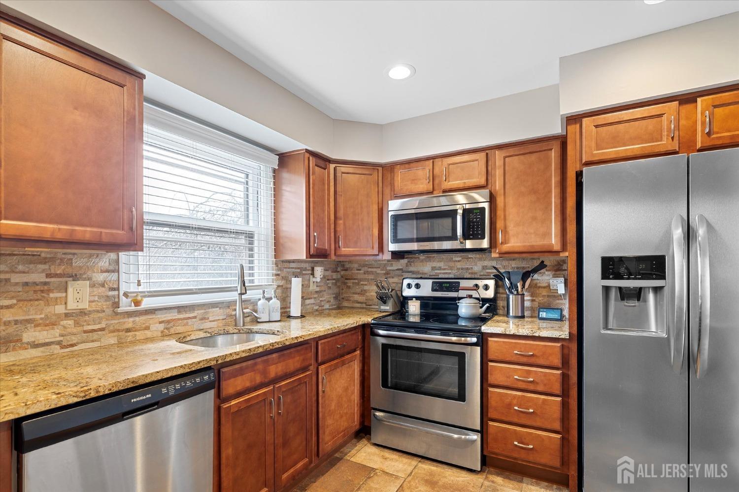 8 Canterbury Court, Sayreville, New Jersey image 11