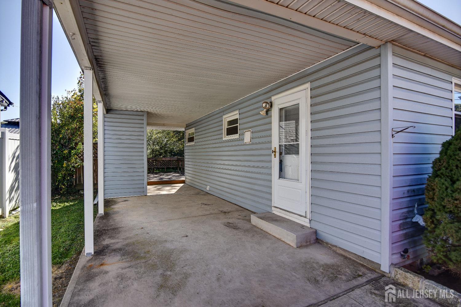 104 Pinetree Drive
