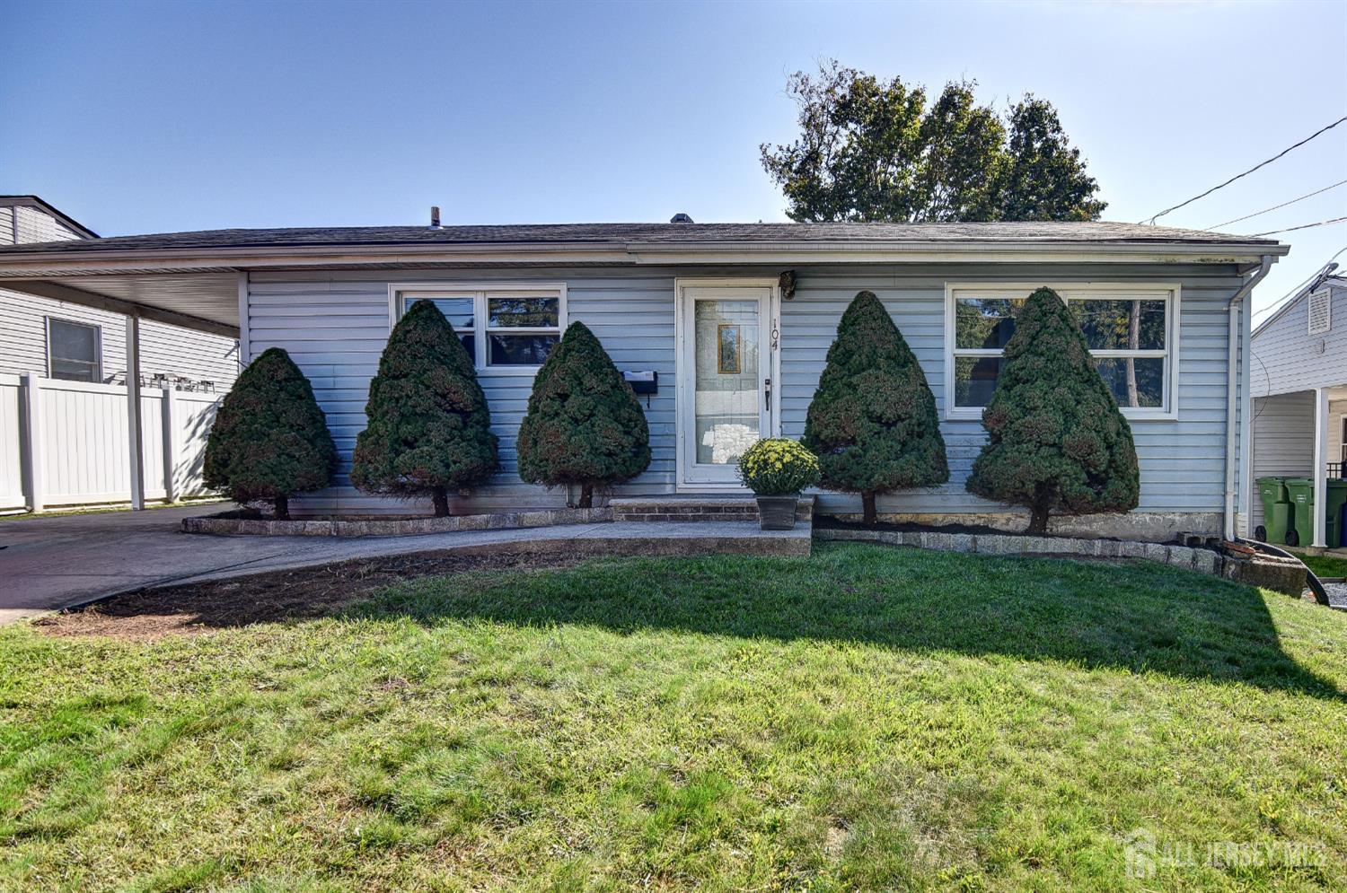 104 Pinetree Drive