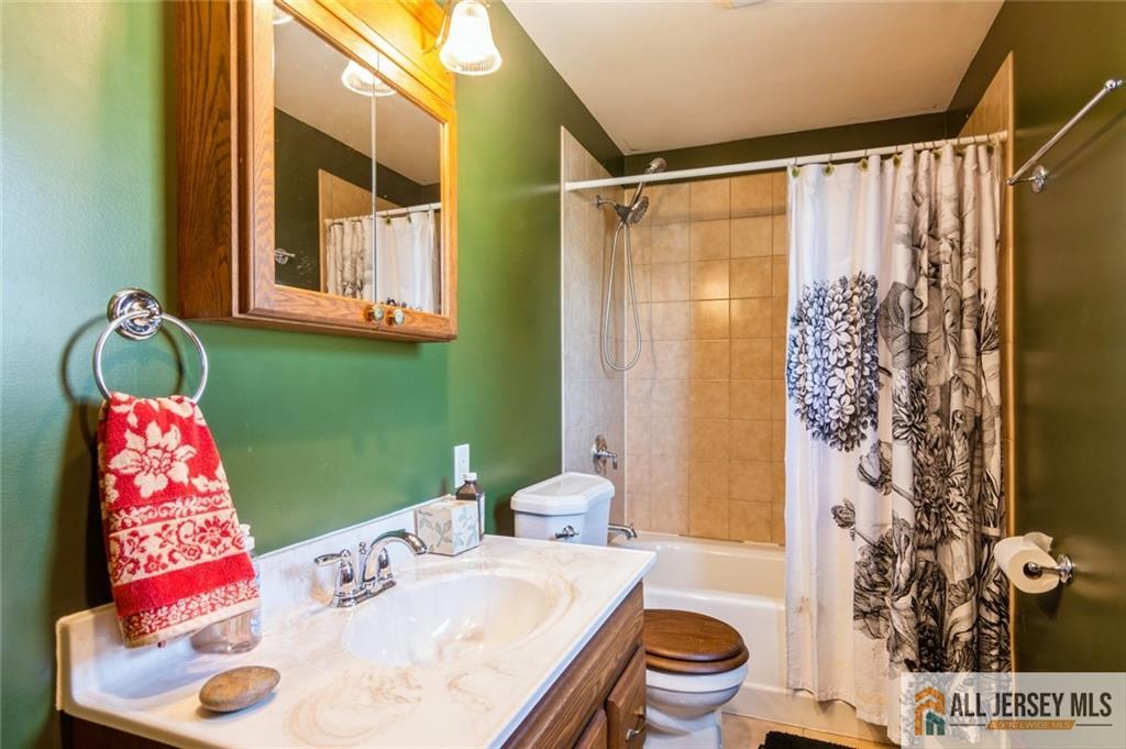 115 Woodrow Avenue, Piscataway, New Jersey image 23