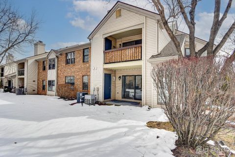 Condo For Sale - 902 Harbor Club Drive<br/> Parlin, NJ 08859