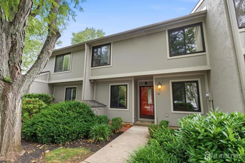 Condo For Sale - 16 Irongate<br/> Middlesex County, Metuchen, NJ 08840