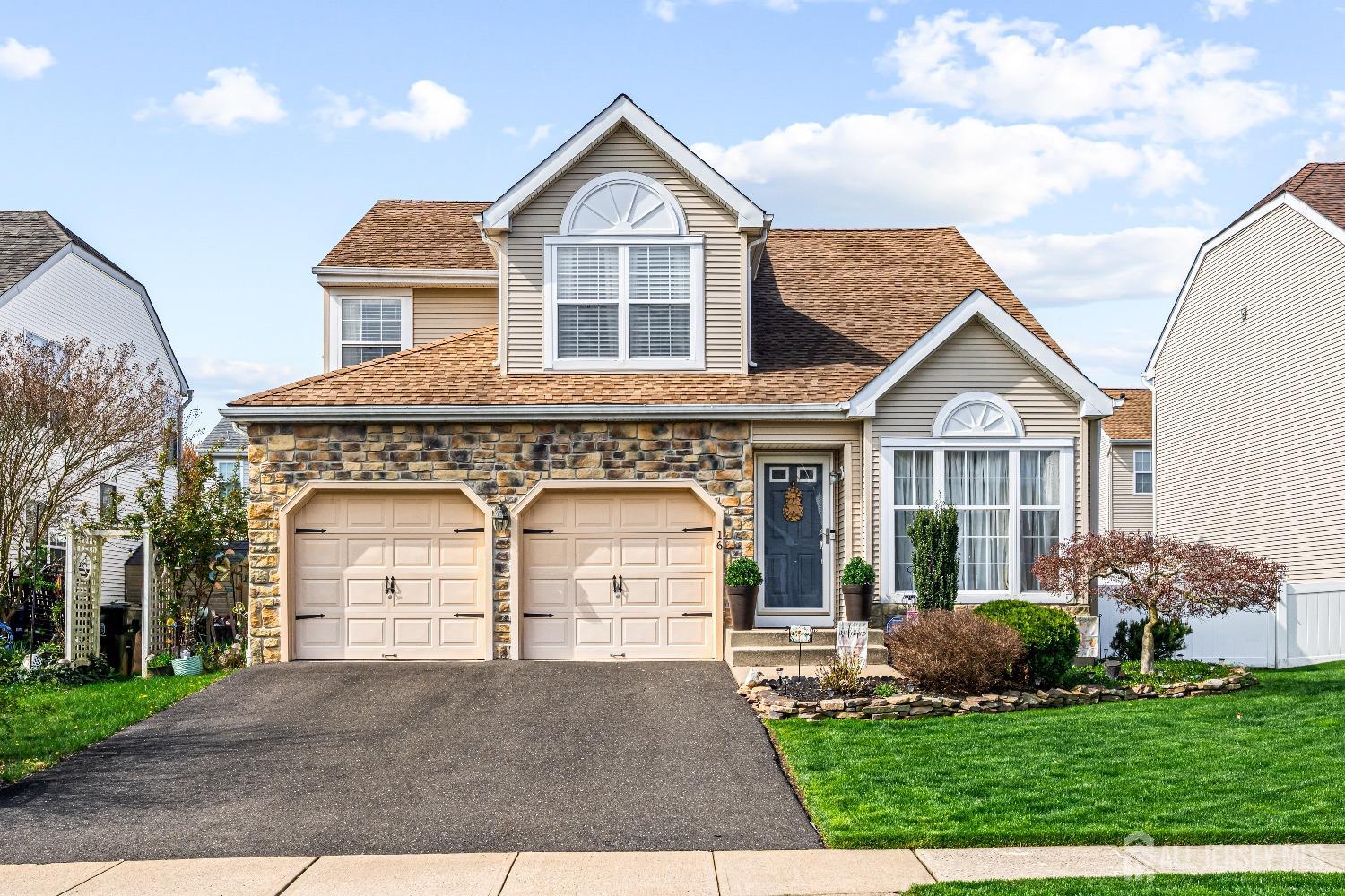 16 Dryden Drive, Burlington, New Jersey image 1