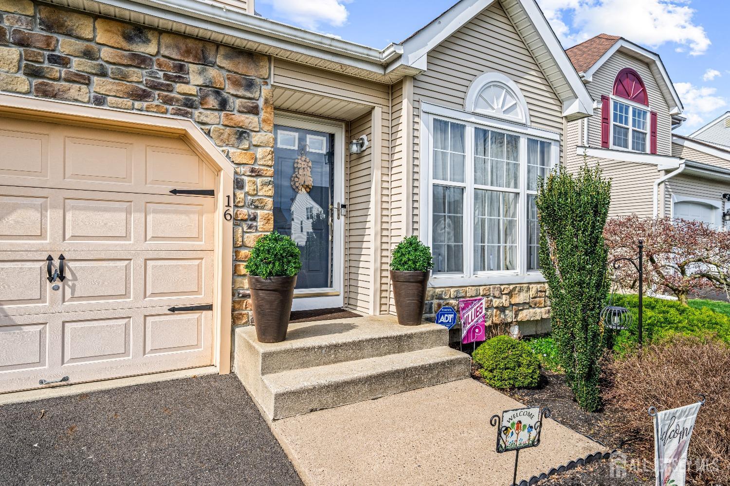 16 Dryden Drive, Burlington, New Jersey image 2