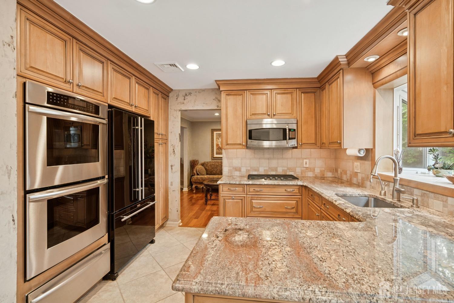 35 Edgemount Road, Edison, New Jersey image 11