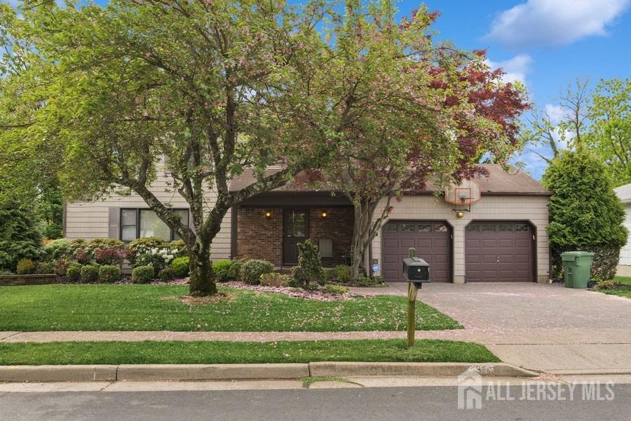 35 Edgemount Road, Edison, New Jersey image 1