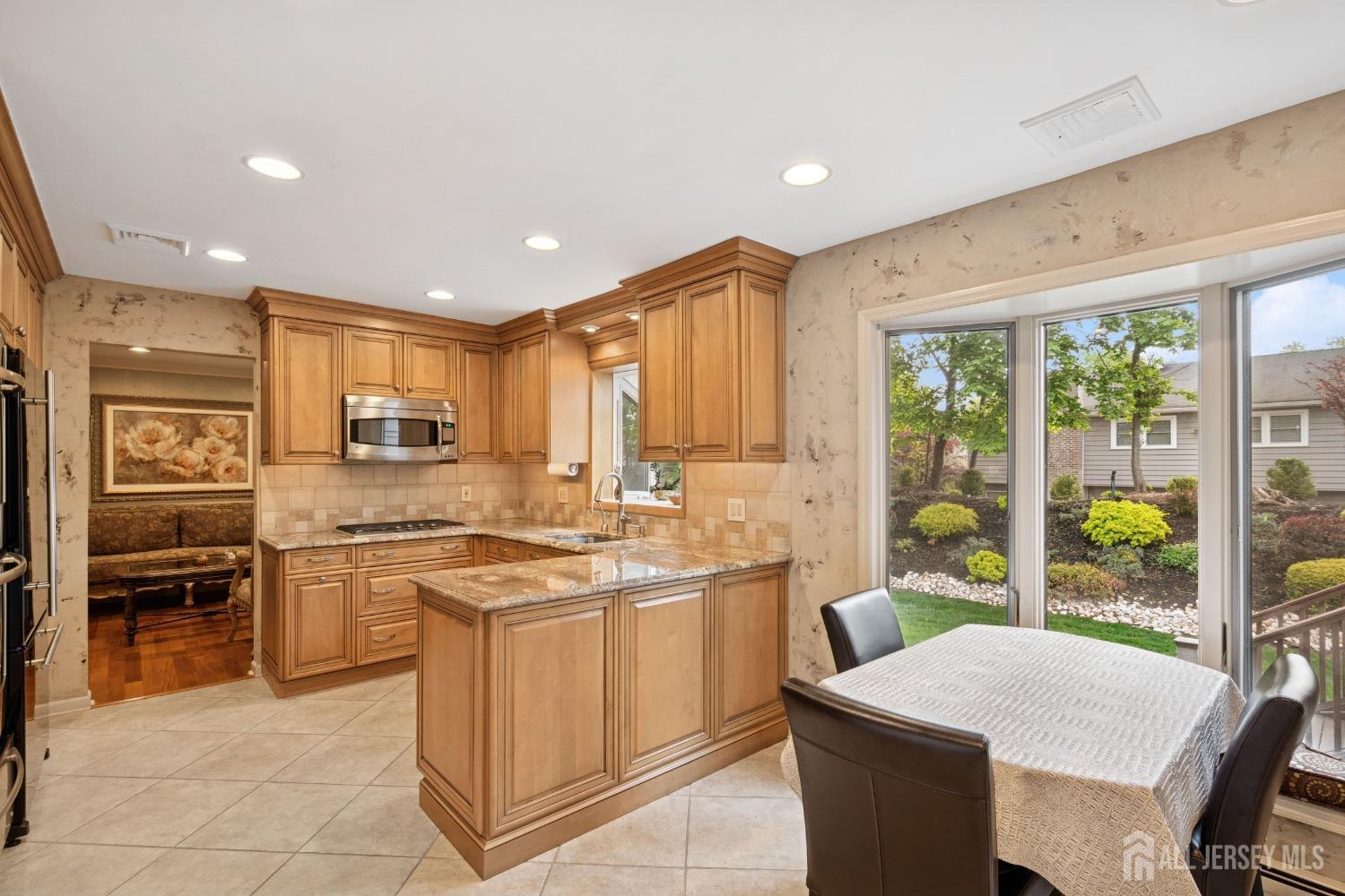 35 Edgemount Road, Edison, New Jersey image 12