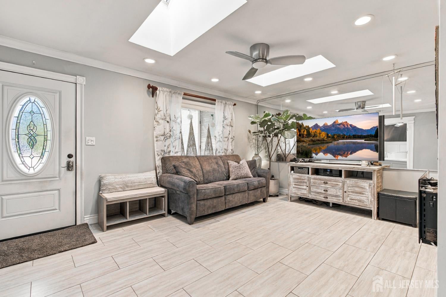 12 E Knollwood Road