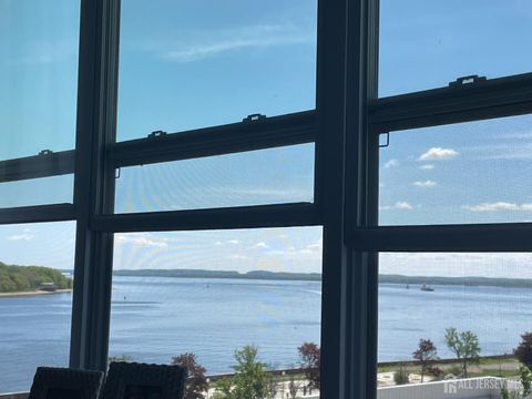 Condo For Sale - 358 Rector Street #707<br/> Perth Amboy, NJ 08861