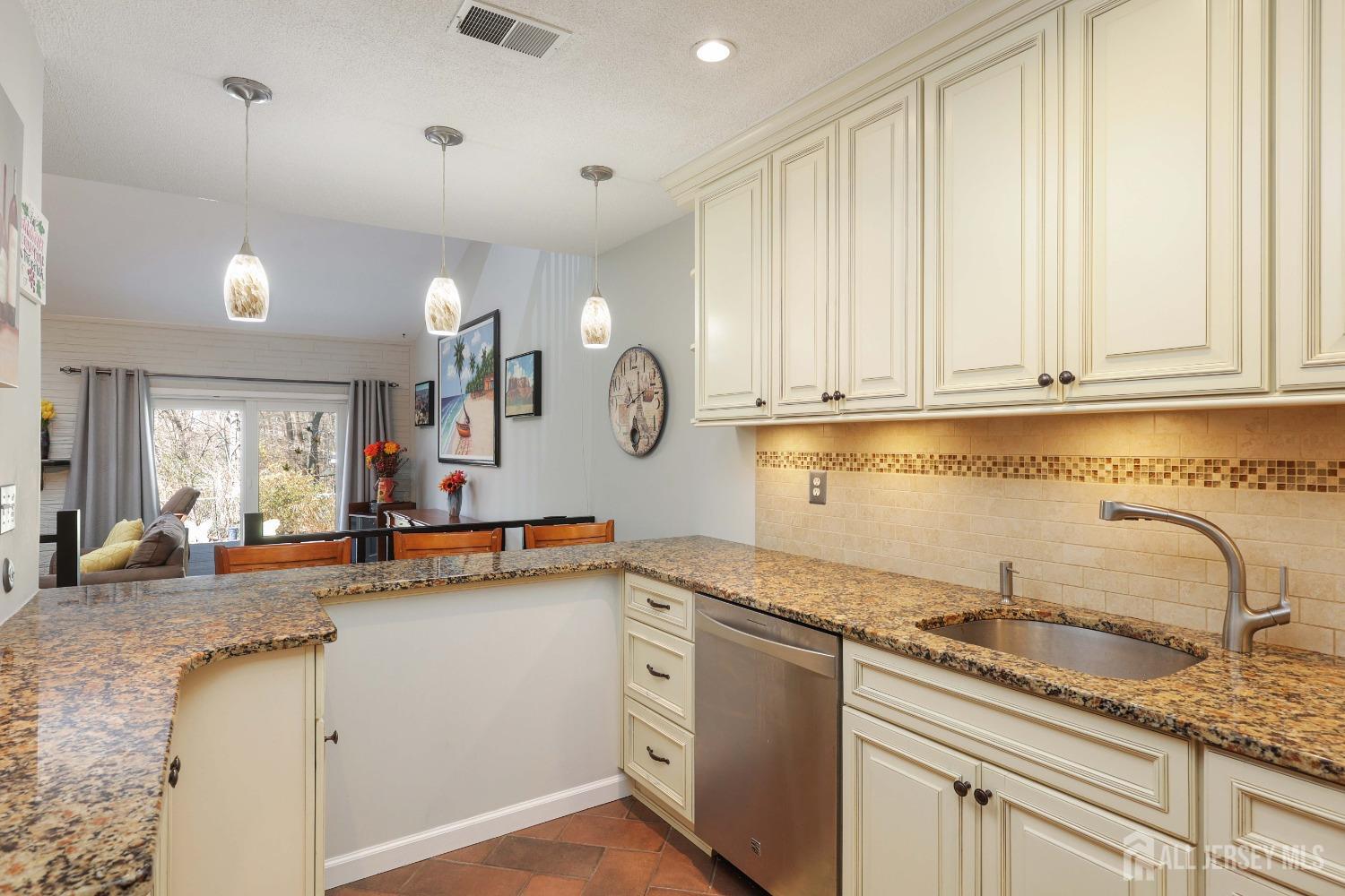 21 Lexington Circle, Old Bridge, New Jersey image 10