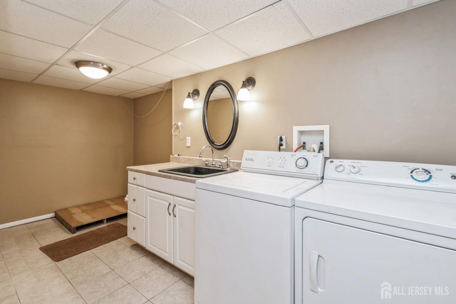 965 New Dover Road, Edison, New Jersey image 28