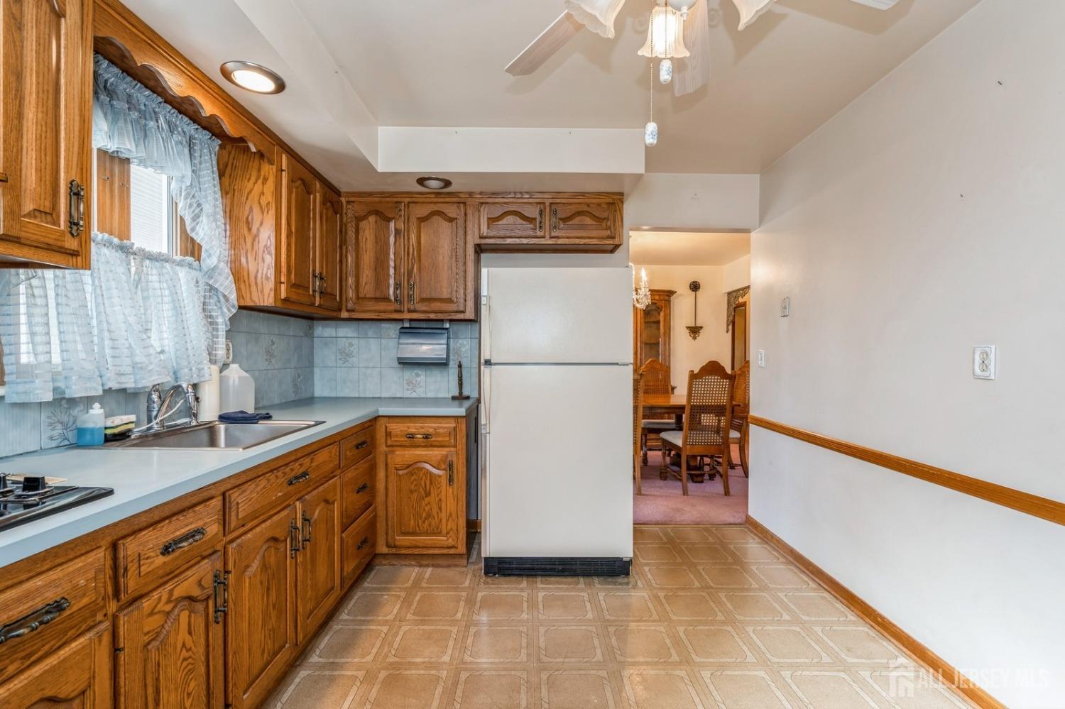 965 New Dover Road, Edison, New Jersey image 12