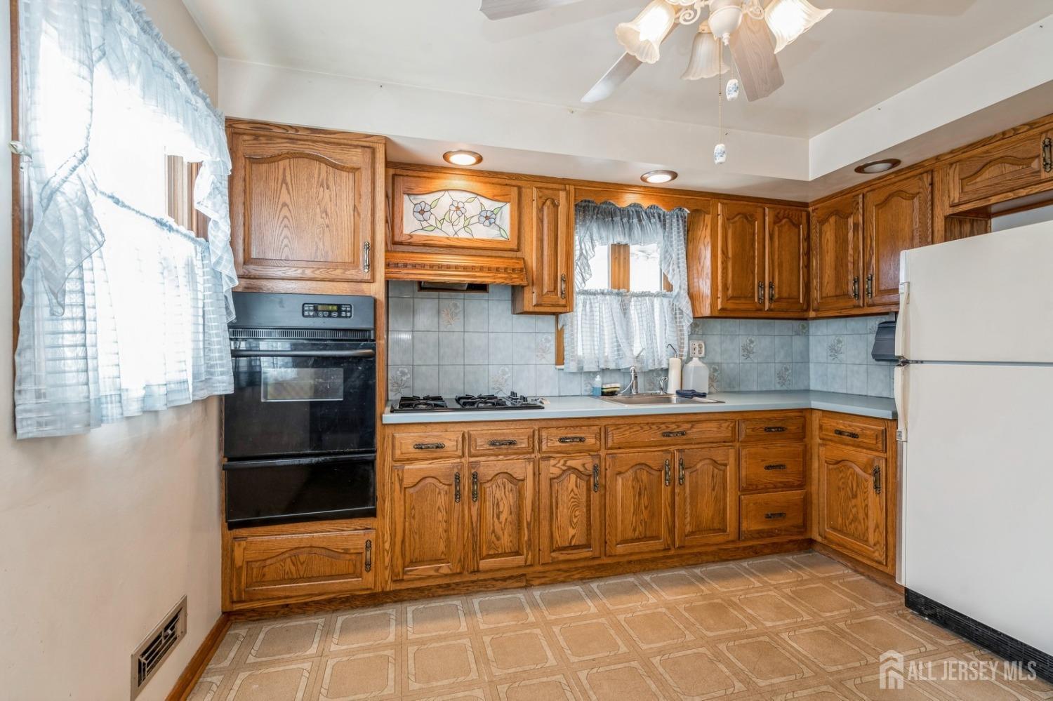 965 New Dover Road, Edison, New Jersey image 14