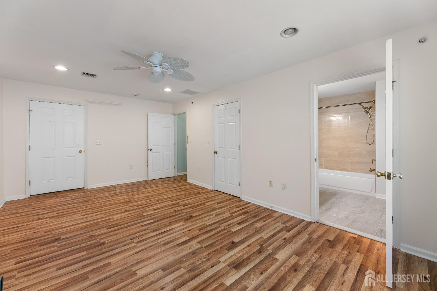 107 Forest Drive, Piscataway, New Jersey image 17