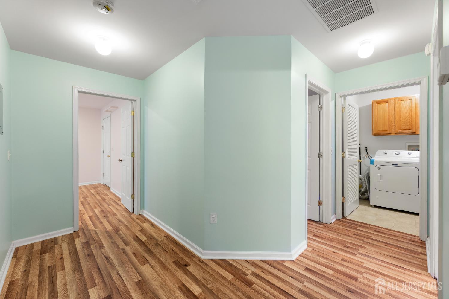 107 Forest Drive, Piscataway, New Jersey image 15