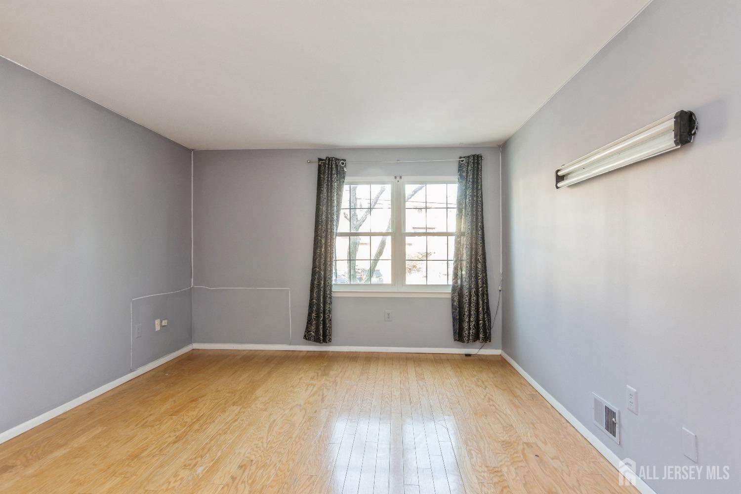 307 Green Hollow Drive, Iselin, New Jersey image 5