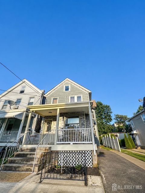 Homes For Sale - 180 State Street<br/> Middlesex County, Perth Amboy, NJ 08861