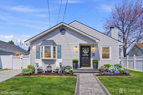 Homes For Sale - 52 Pomona Boulevard<br/> Middlesex County, Old Bridge, NJ 07735