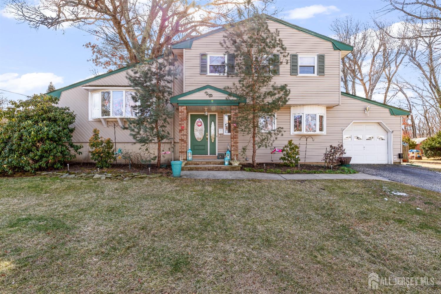 26 Rolling Road, East Brunswick, New Jersey image 1