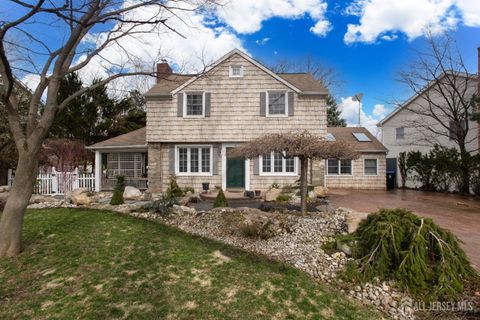 Homes For Sale - 6 South Drive<br/> East Brunswick, NJ 08816