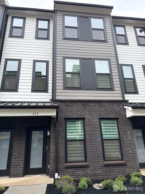 Townhouse For Rent - 313 Sadie Circle<br/> New Brunswick, NJ 08901
