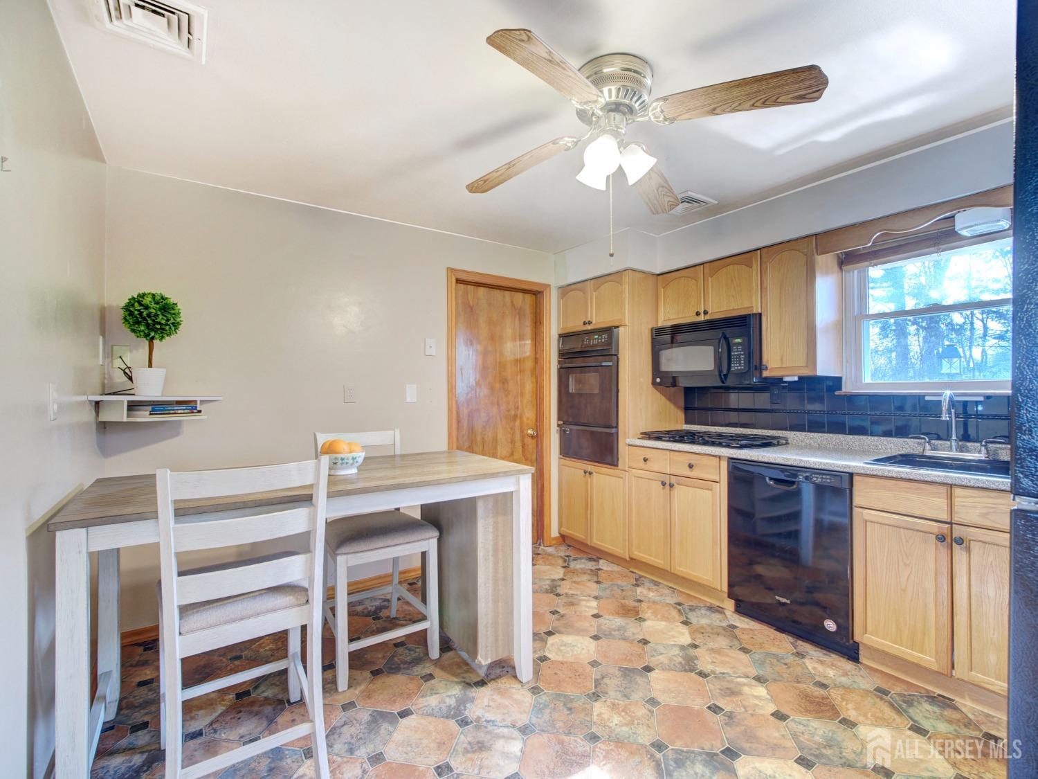 245 245 Tabb Avenue, Piscataway, New Jersey image 7