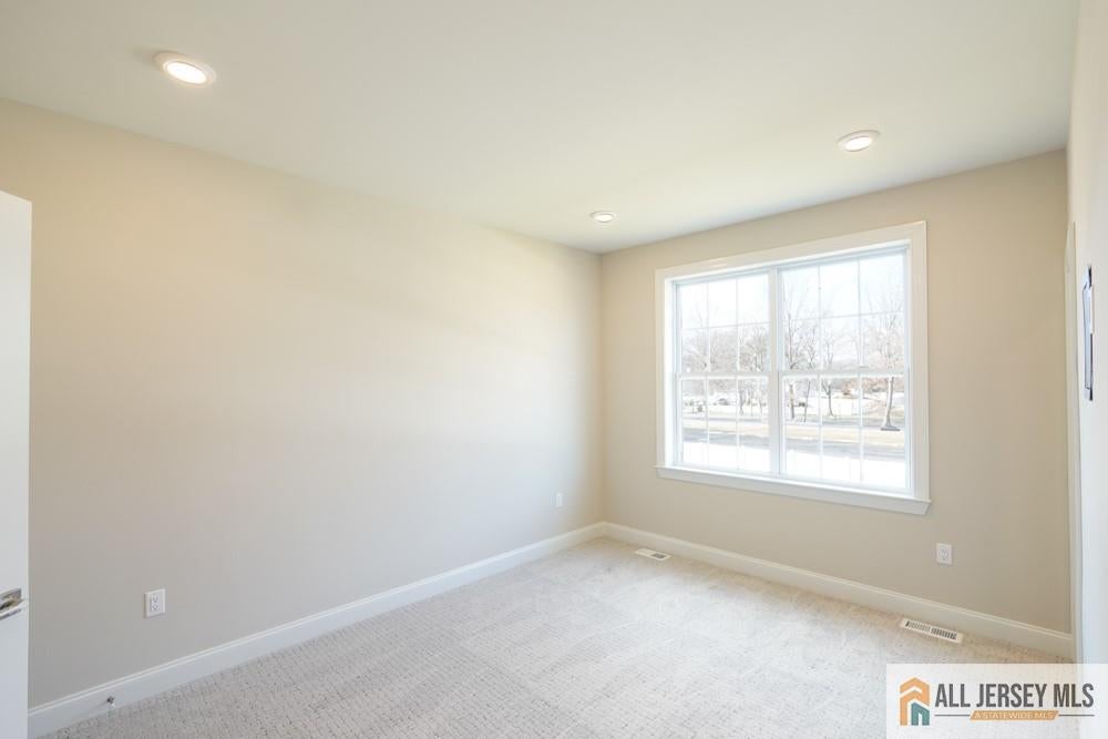 North Brunswick, New Jersey, 08850, United States, 5 Bedrooms Bedrooms, ,4 BathroomsBathrooms,Residential,Active,2036338