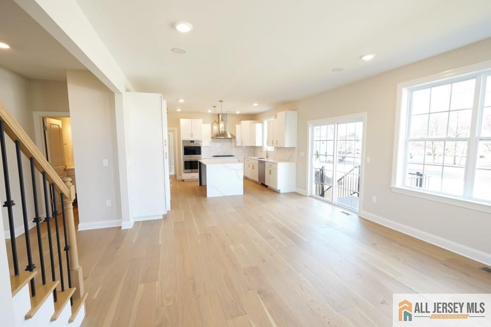 North Brunswick, New Jersey, 08850, United States, 5 Bedrooms Bedrooms, ,4 BathroomsBathrooms,Residential,Active,2036338