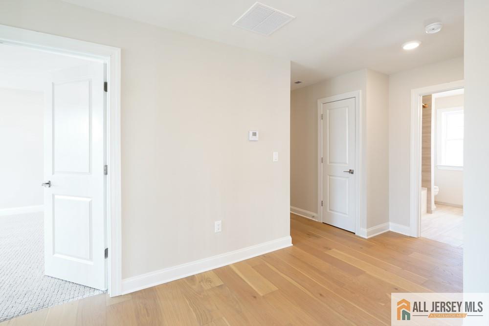 North Brunswick, New Jersey, 08850, United States, 5 Bedrooms Bedrooms, ,4 BathroomsBathrooms,Residential,Active,2036338