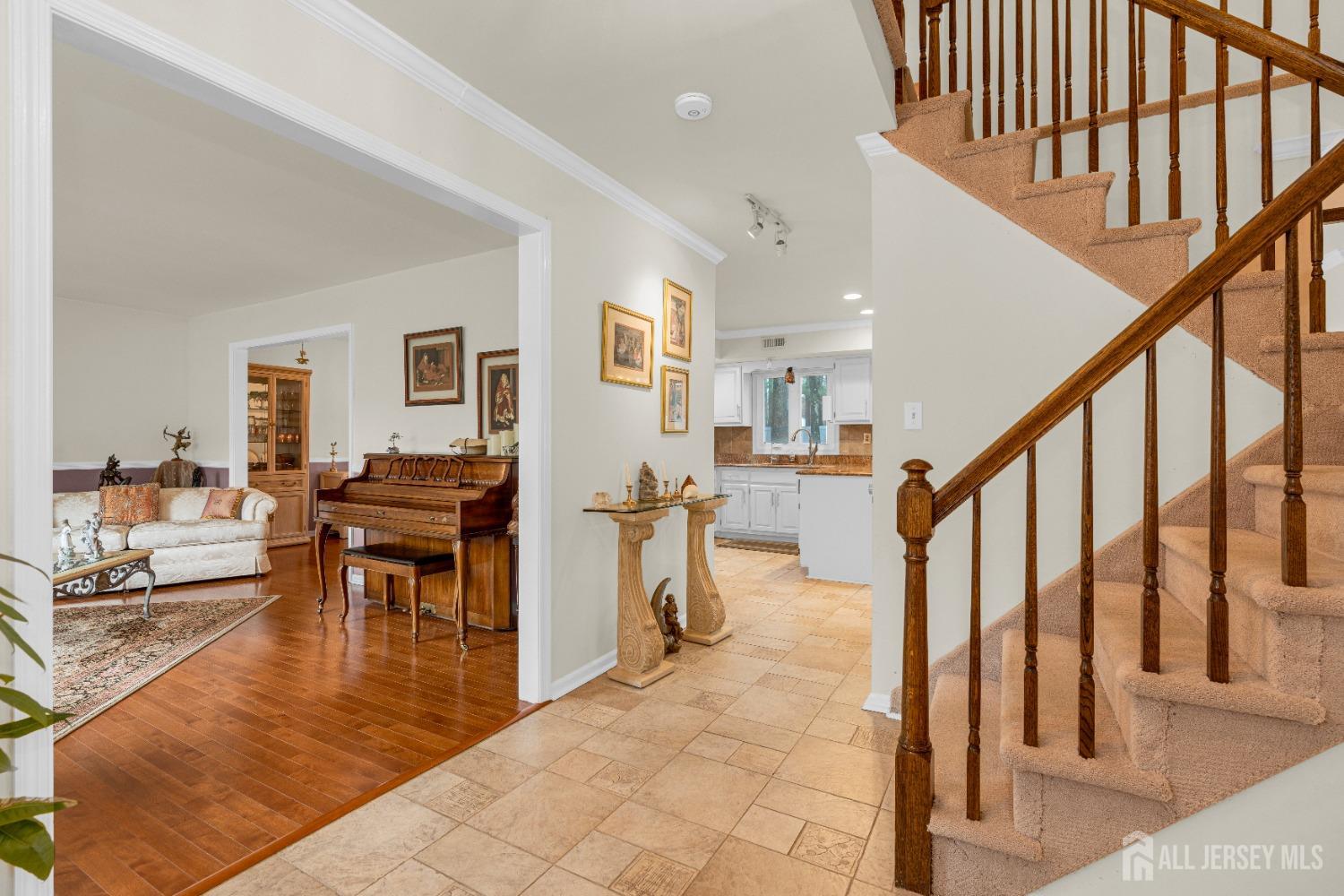 2 Pine Ridge Drive Drive, Edison, New Jersey image 7