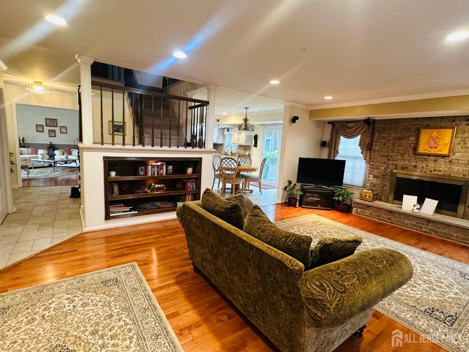 2 Pine Ridge Drive Drive, Edison, New Jersey image 3
