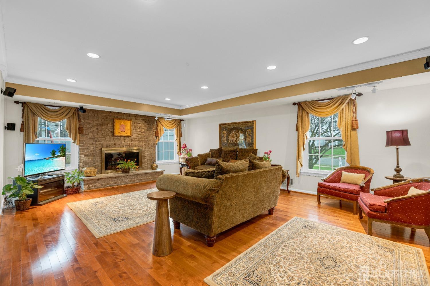 2 Pine Ridge Drive Drive, Edison, New Jersey image 13