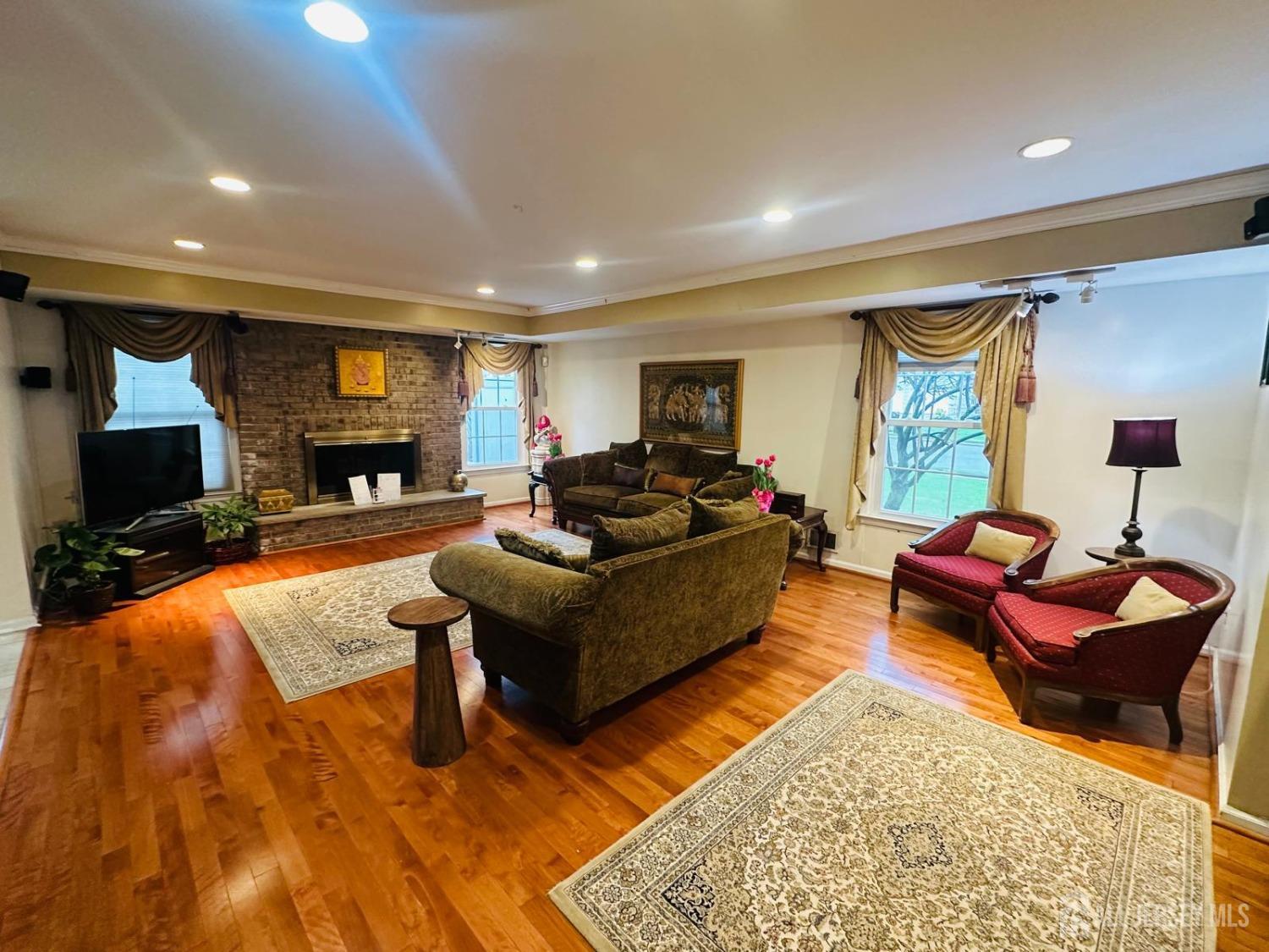 2 Pine Ridge Drive Drive, Edison, New Jersey image 4