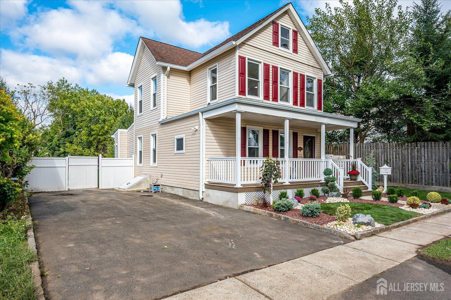8 Fox Road
